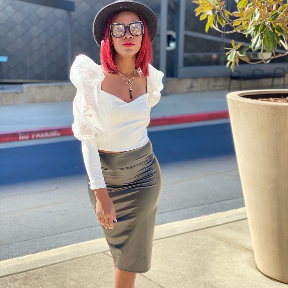 Chic White Ruffled Crop Top